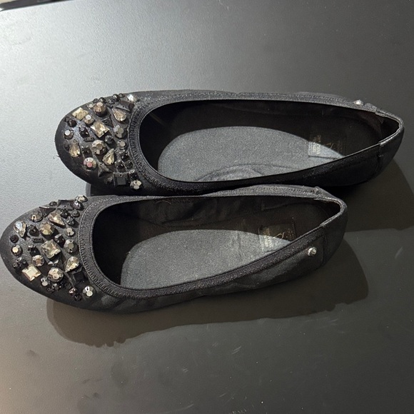 Women’s size 9.5 | Simply Vera Vera Wang | Black Embellished Flats - Picture 1 of 5